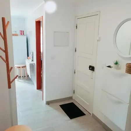 25 Apartment *